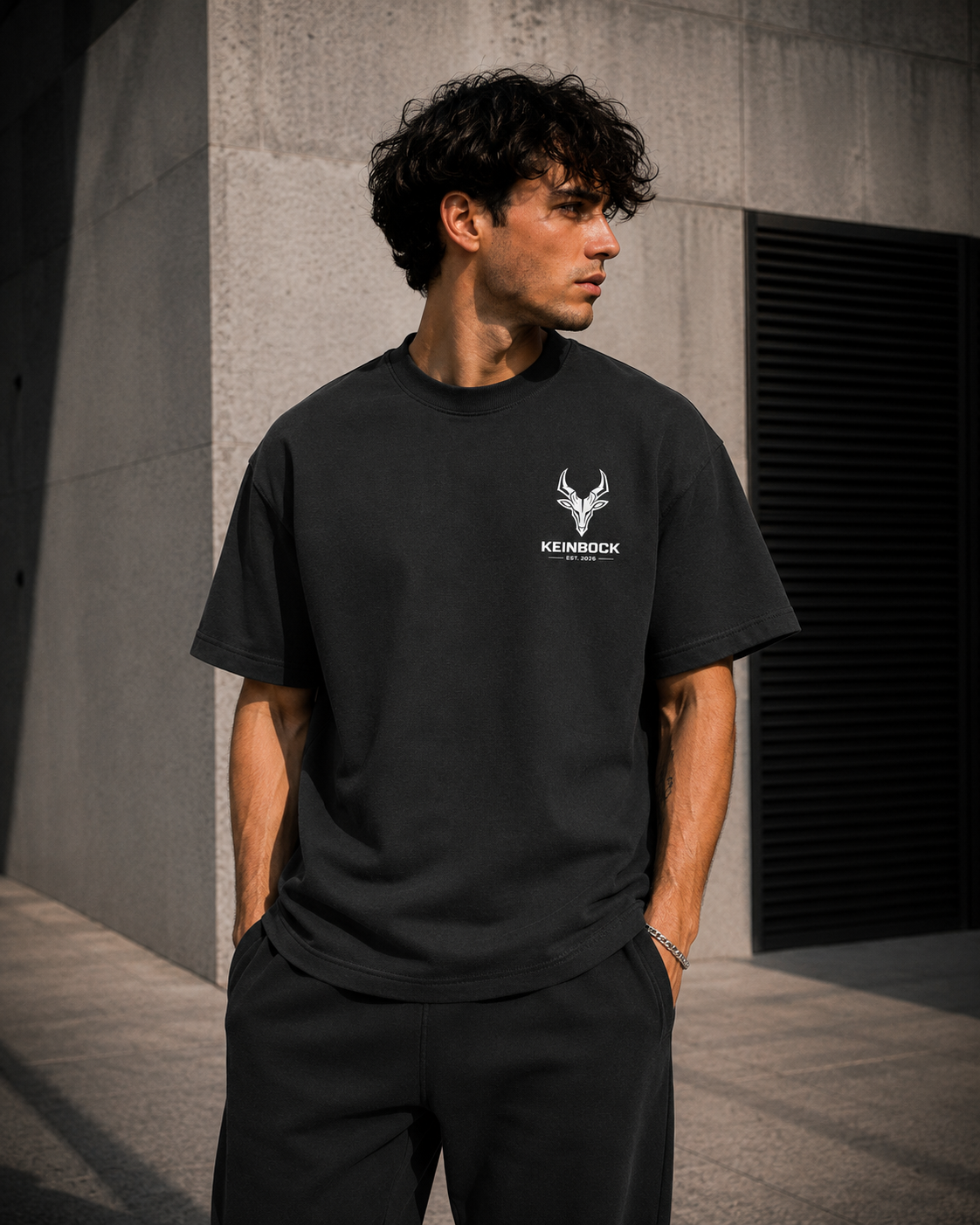 SIGNATURE TEE