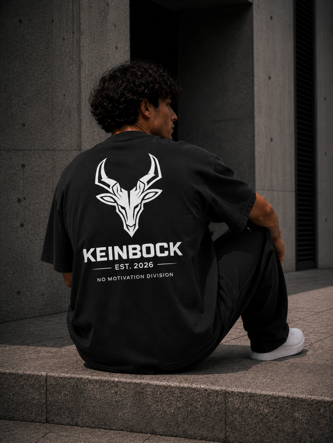 SIGNATURE TEE