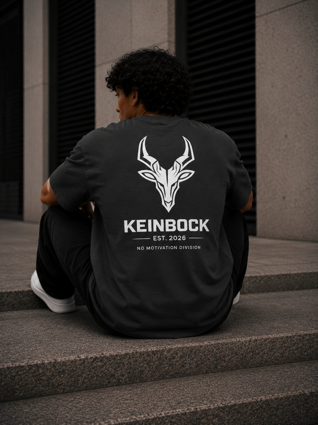SIGNATURE TEE