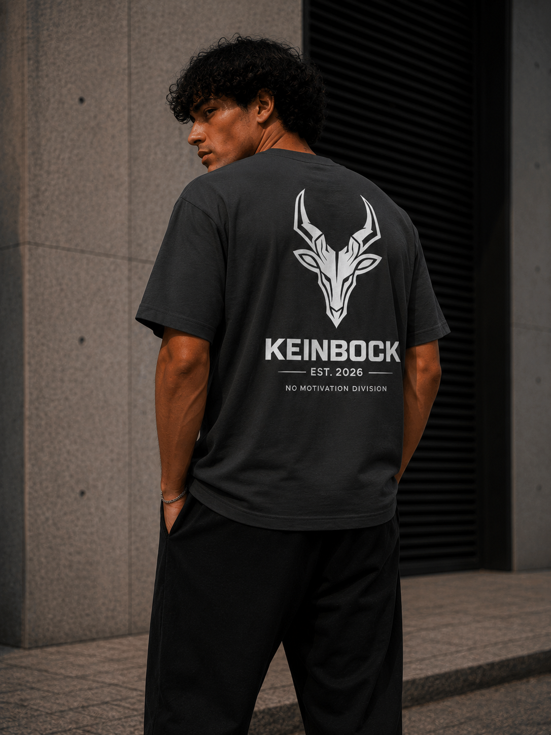 SIGNATURE TEE