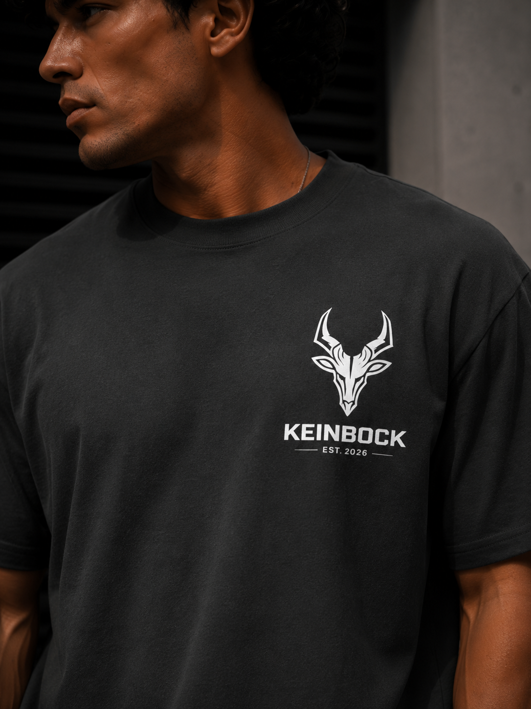 SIGNATURE TEE